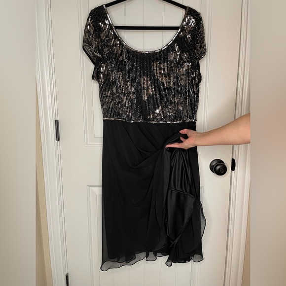 JKara Black Sequin Beaded Knee Length Short Sleeve Cocktail Dress W18 - Picture 3 of 4